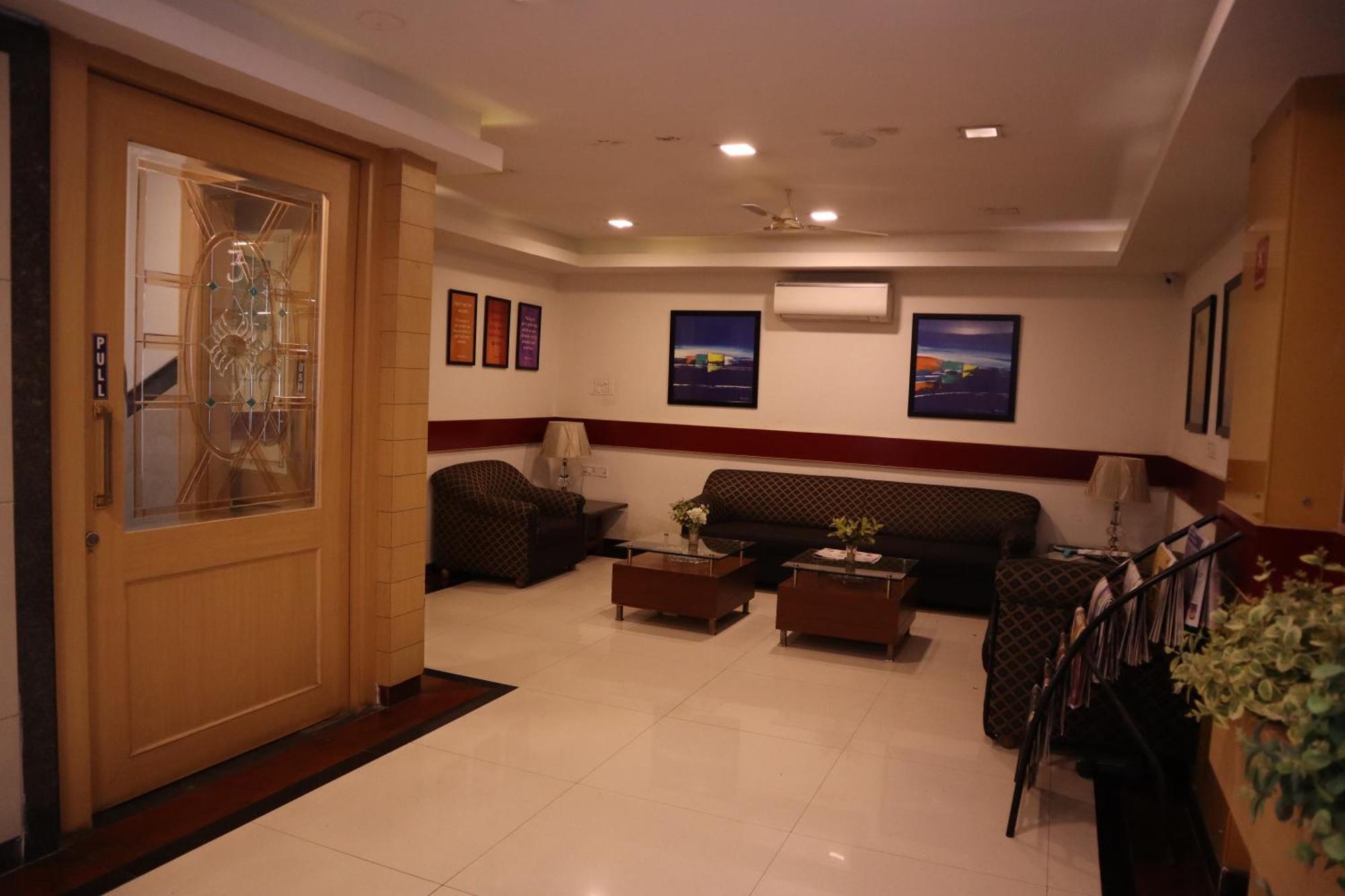 Sri Sai Ram Suites Bangalore Extérieur photo