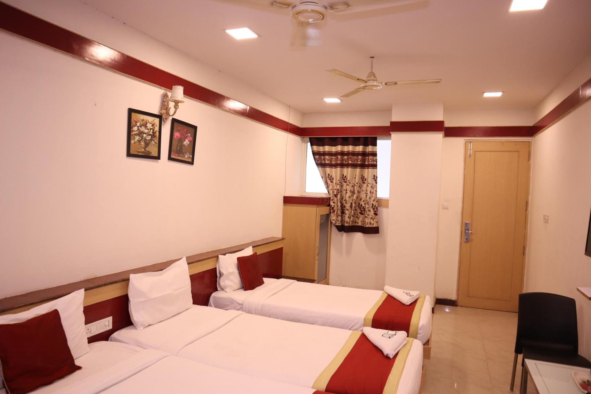Sri Sai Ram Suites Bangalore Extérieur photo