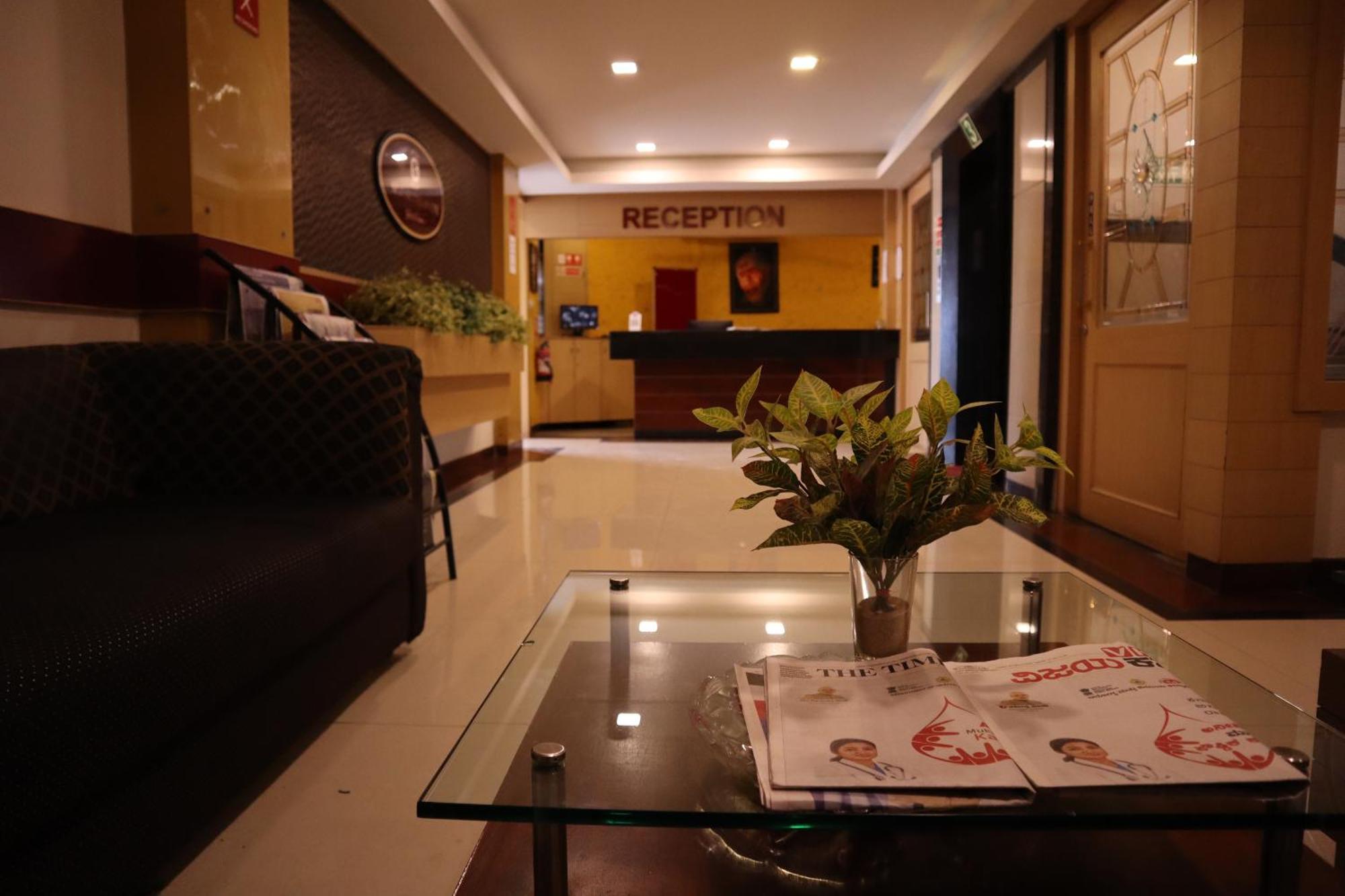 Sri Sai Ram Suites Bangalore Extérieur photo