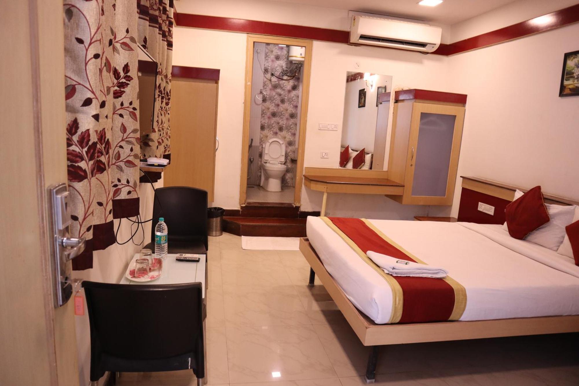 Sri Sai Ram Suites Bangalore Extérieur photo