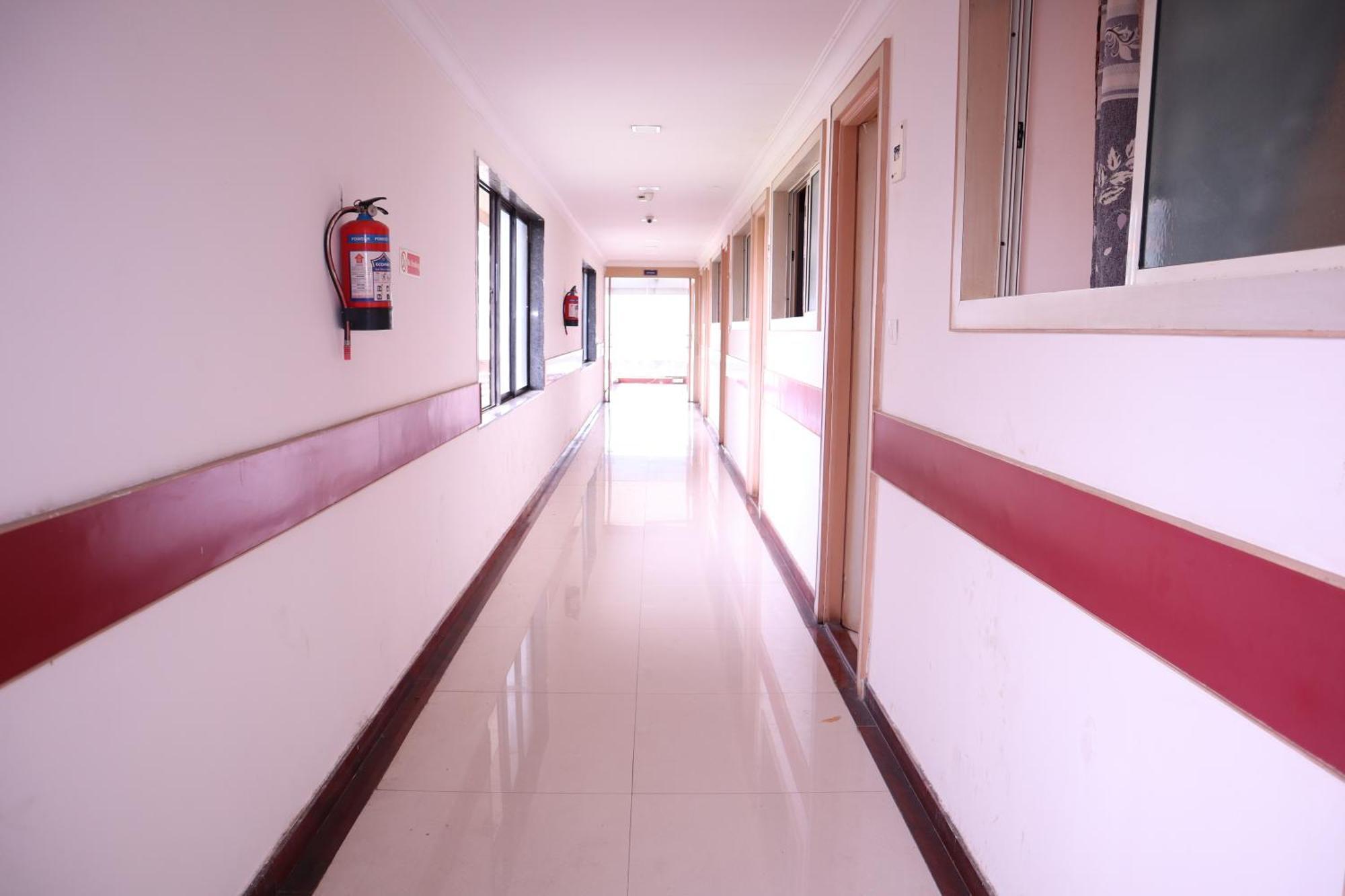 Sri Sai Ram Suites Bangalore Extérieur photo