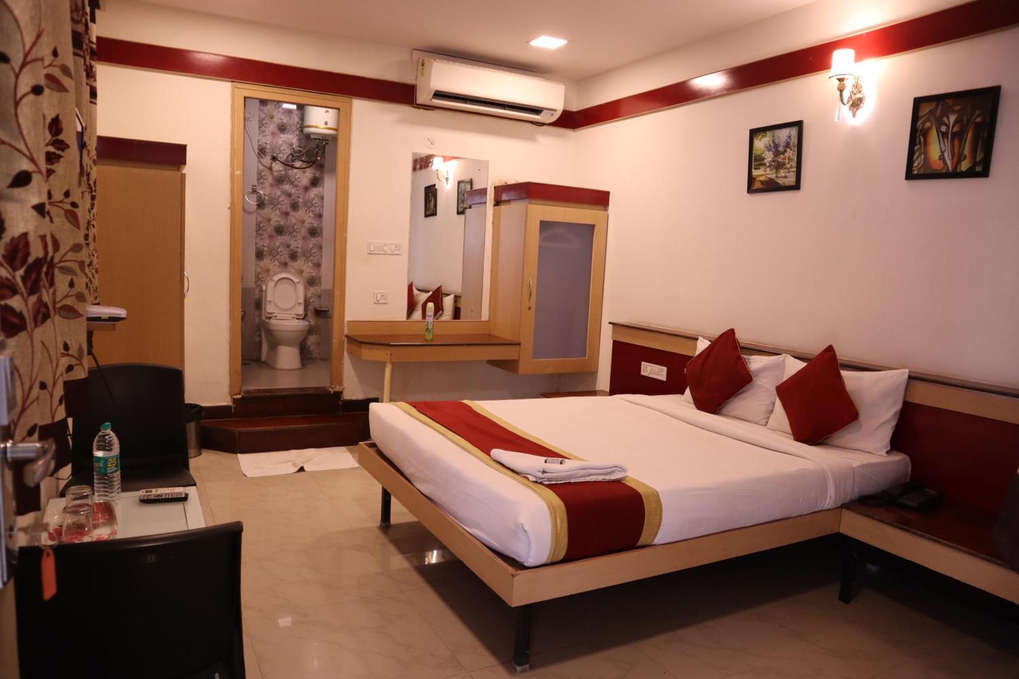 Sri Sai Ram Suites Bangalore Extérieur photo