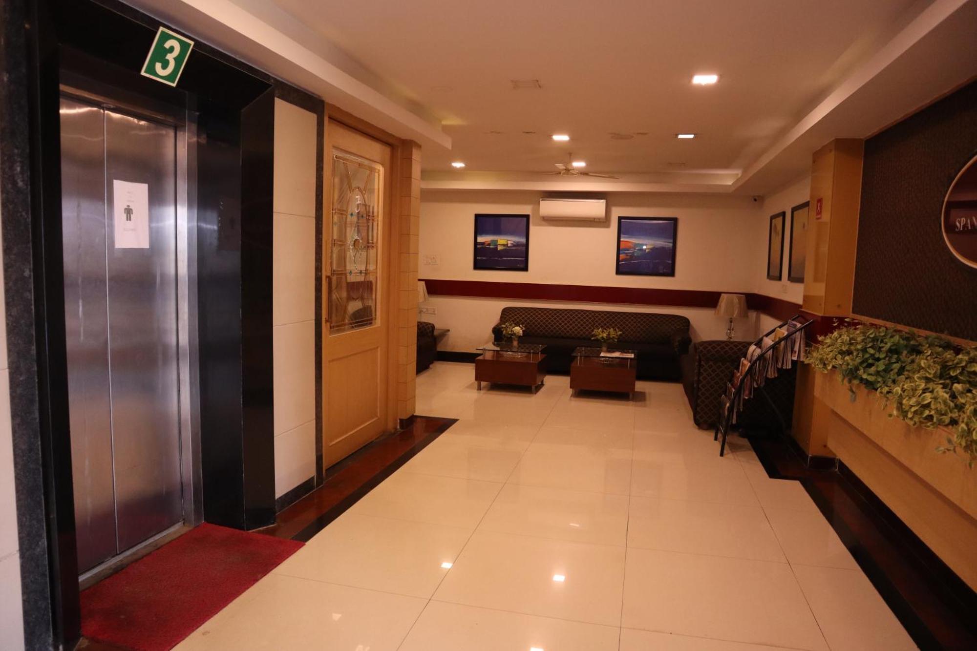 Sri Sai Ram Suites Bangalore Extérieur photo