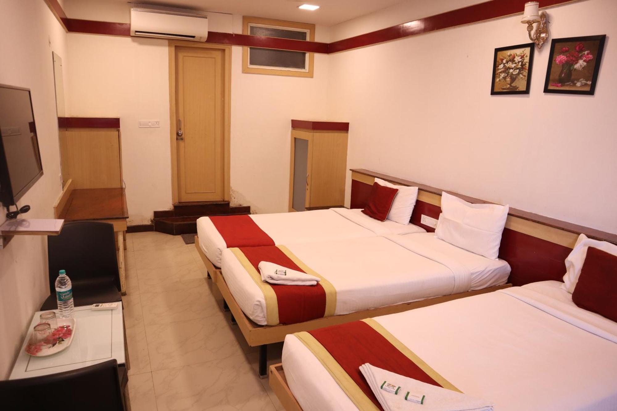 Sri Sai Ram Suites Bangalore Extérieur photo