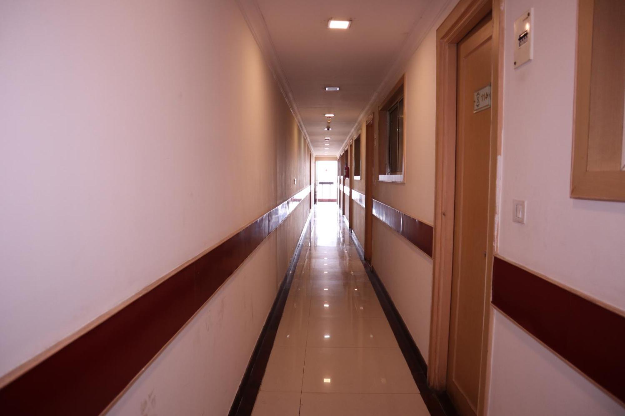 Sri Sai Ram Suites Bangalore Extérieur photo