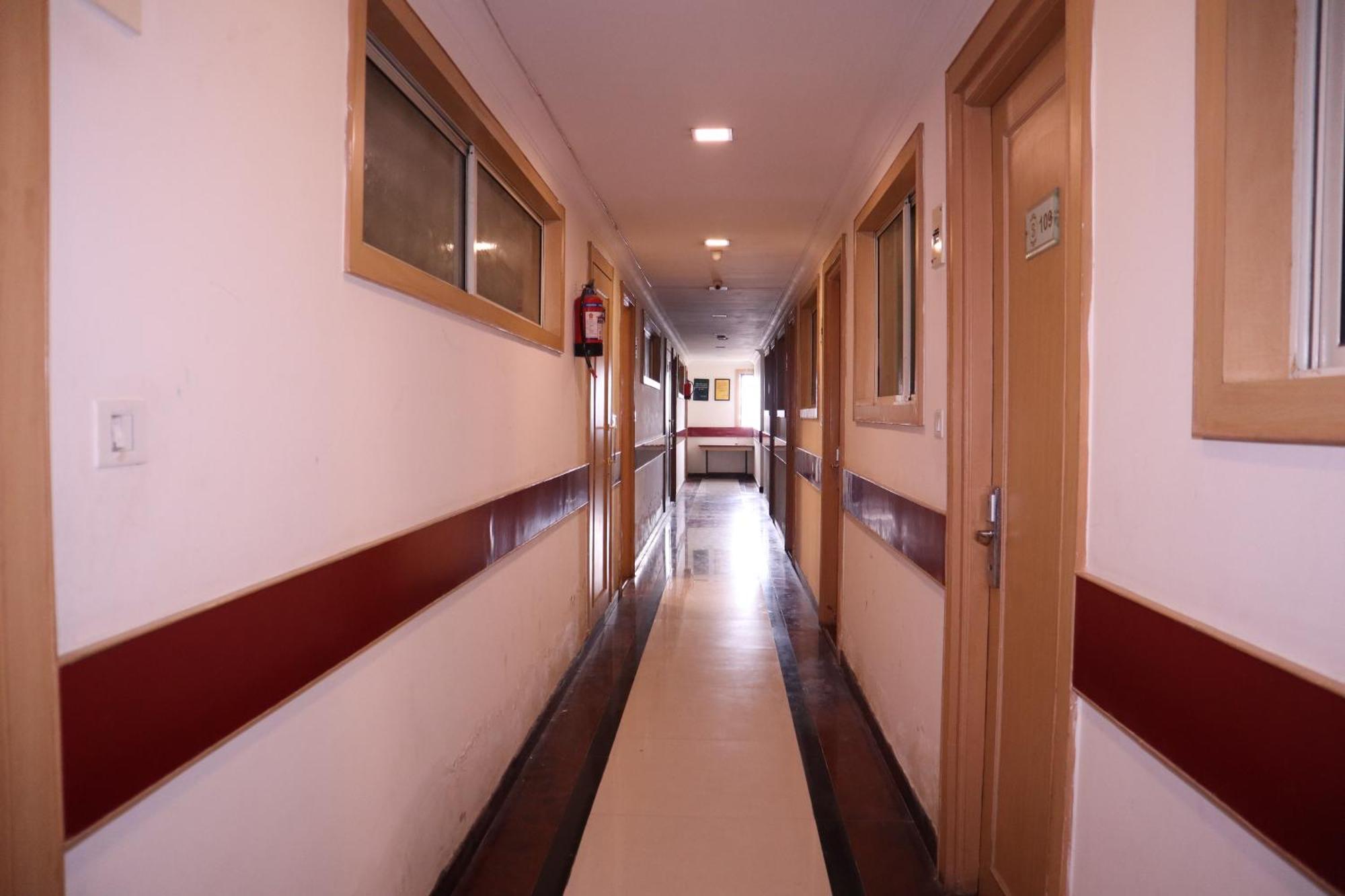 Sri Sai Ram Suites Bangalore Extérieur photo
