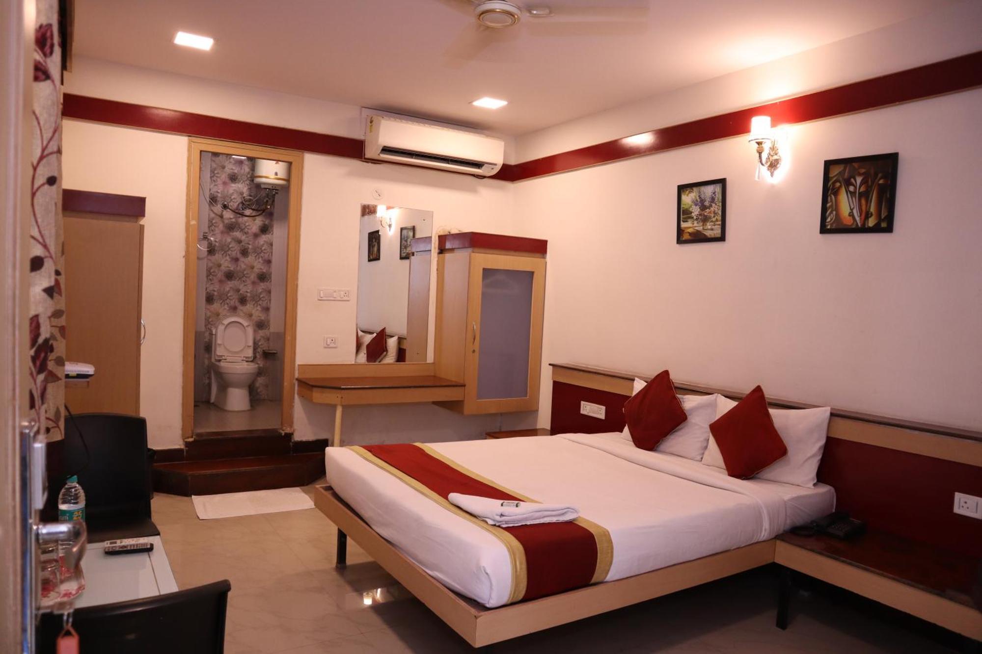 Sri Sai Ram Suites Bangalore Extérieur photo