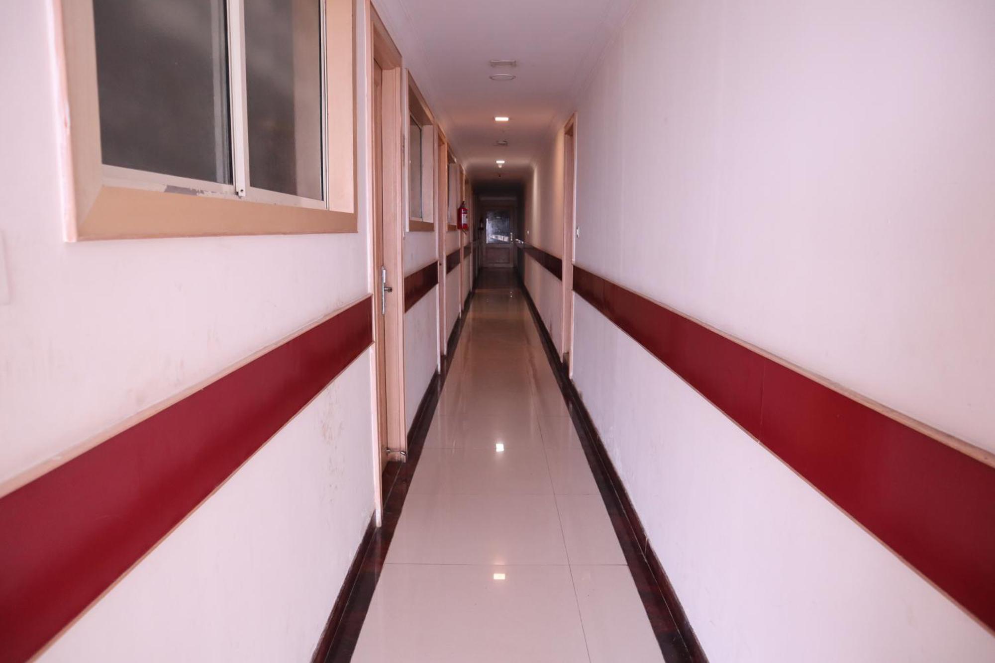 Sri Sai Ram Suites Bangalore Extérieur photo