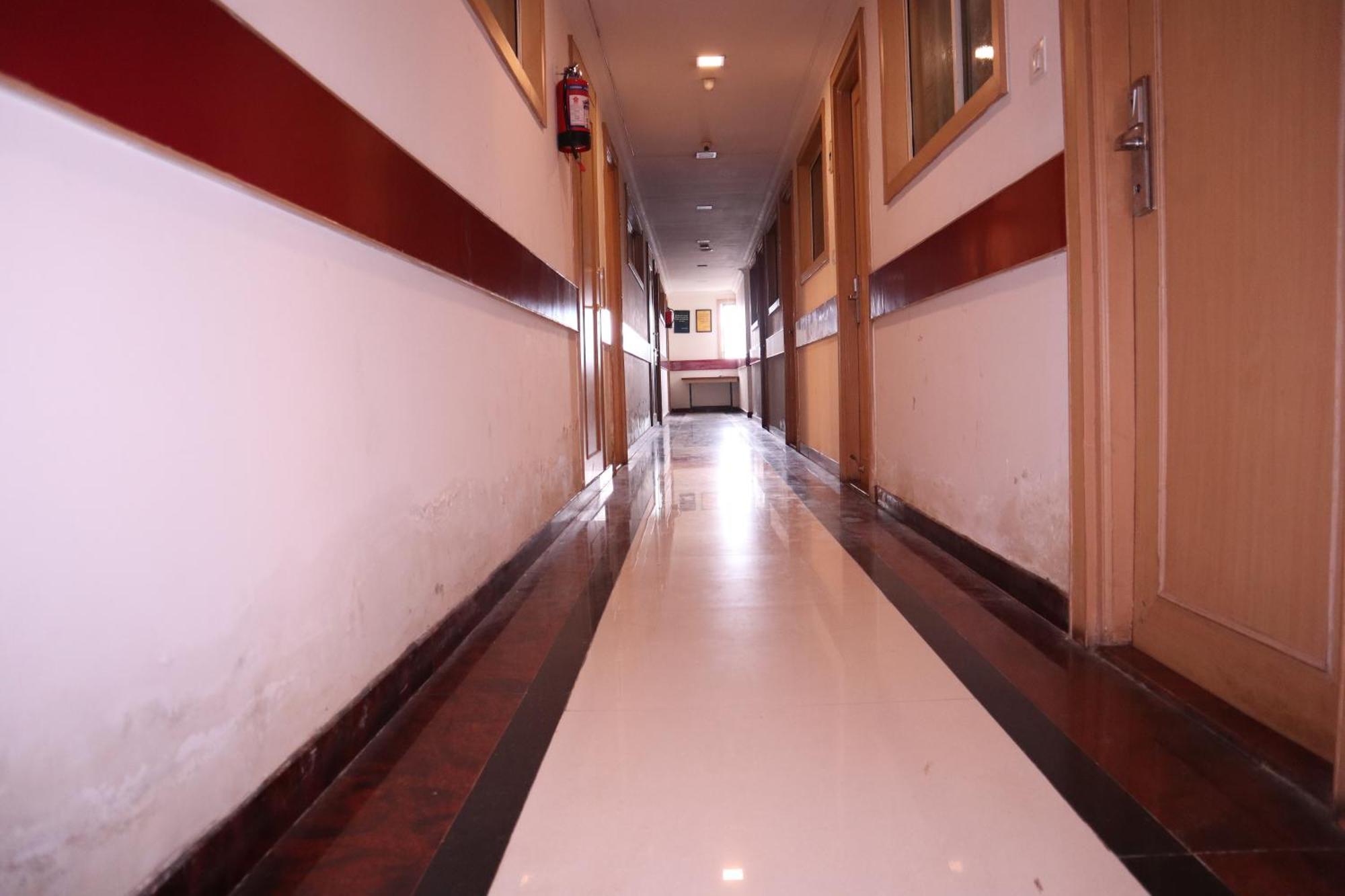Sri Sai Ram Suites Bangalore Extérieur photo